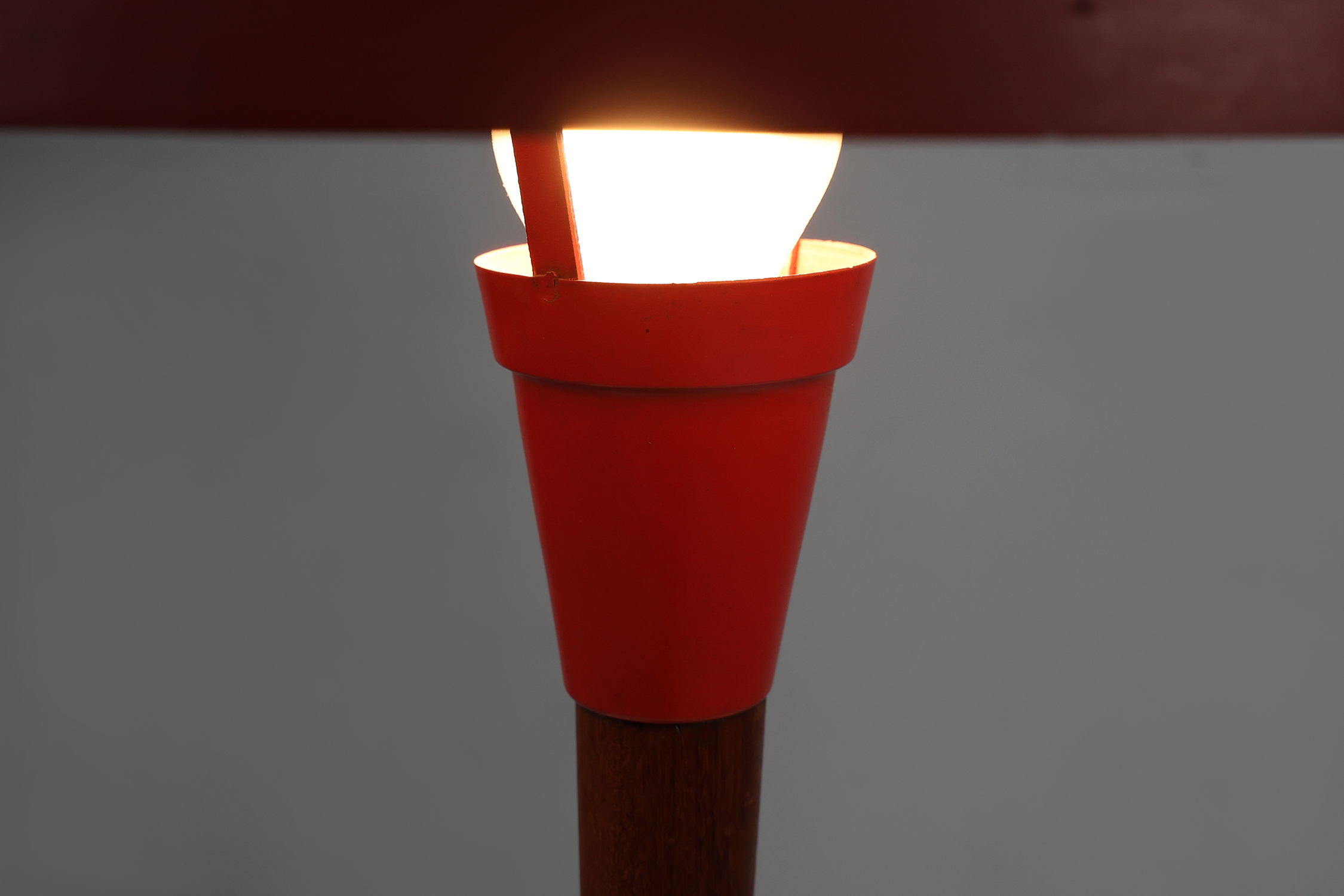 Mid-century fifties red desk lamp in metal, brass and teak wood, France thumbnail